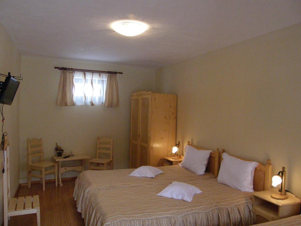 Mokus Panzio Bed & Breakfast Bicfălău Екстериор снимка